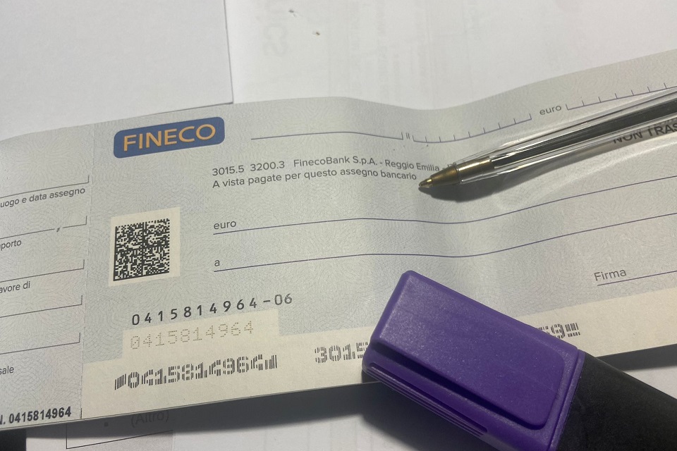 Porta Assegni In Pelle Di Vacchetta Con Protezione RFID - 23x10 Cm, 9 Scomparti Carte, Portamonete E Penna